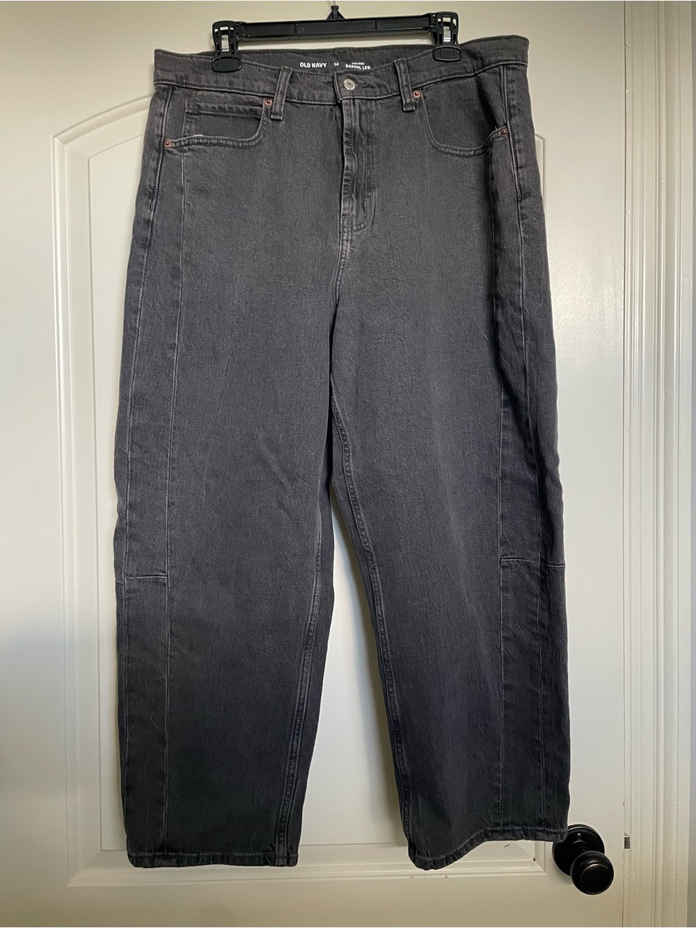 Old Navy Women’s SZ 14 High Waisted Barrel Leg Jeans in Black